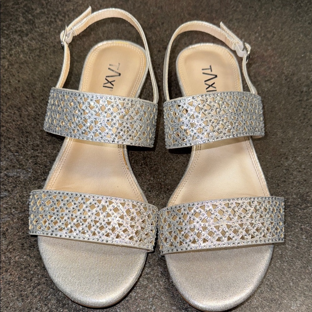 Taxi Women's Silver Sandals open-toe sandals small silver heel & straps. 6 NWOT